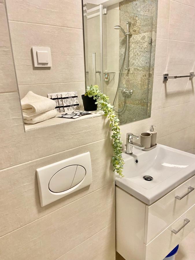 Lazar Loft Apartment ยาช ภายนอก รูปภาพ